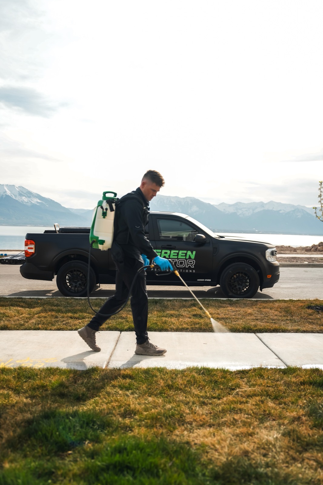 Green Gator technician